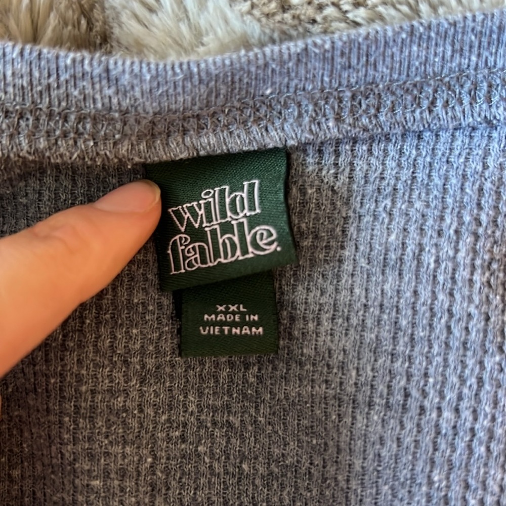 Cropped Sweater - Picture 2 of 2